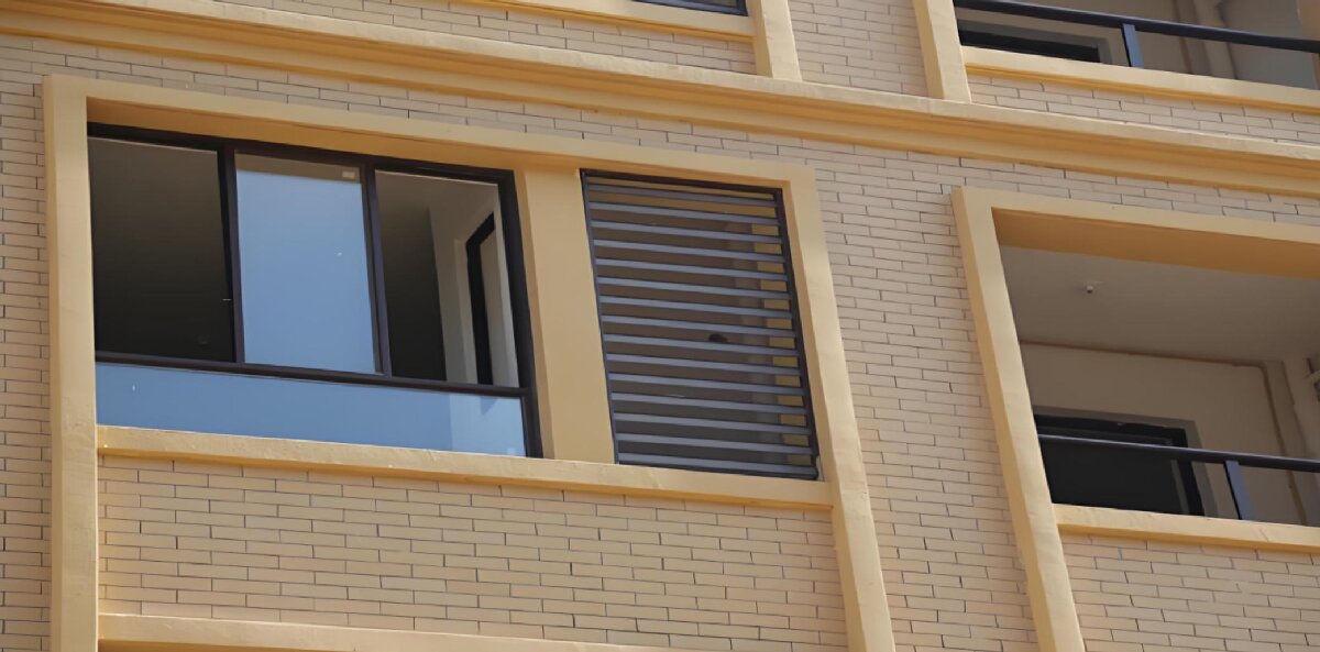 房屋外墻門窗滲水、開裂修繕！(圖1)